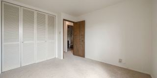 Stunning Queen Anne south slope condo with parking Gallery 11