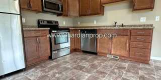 Champlin Corner Unit Town Home, 2 Car Garage, Dishwasher, Washer/Dryer, Balcony Gallery 1