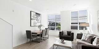 Ballard Townhouse 2bd/2ba, AC, Garage Parking Gallery 8