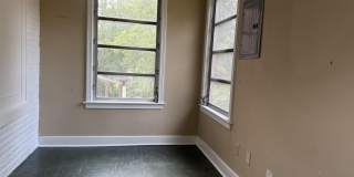 428 Decelle Street Gallery 13