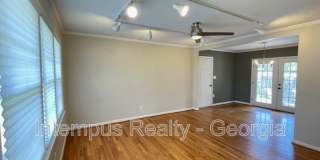 633 White St Gallery 10