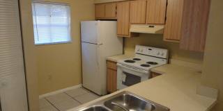 Nice 2 bedroom/ 1 1/2 bath town-home in Mill Run Gallery 5