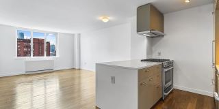 225 Rector Pl Apt 12R Gallery 1