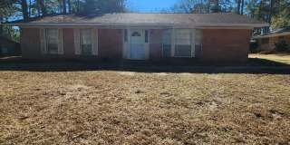 3 Bedroom Home in Sought-After Subdivision Gallery 1