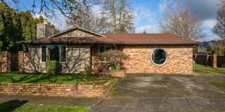 Freshly Updated Ranch Style Home in Newberg Gallery 1