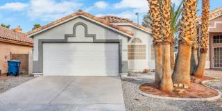 Single Story with a pool Gallery 1