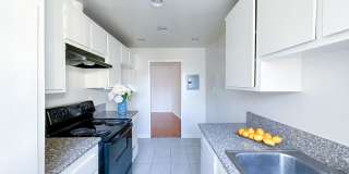 718 N Monterey St Gallery 23