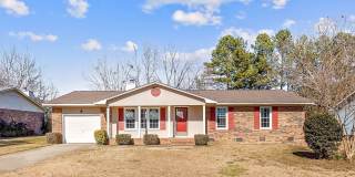 Good size 3 bedroom 2 bathroom in a mature neighborhood Gallery 1