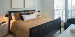 250 Mission Gallery 6