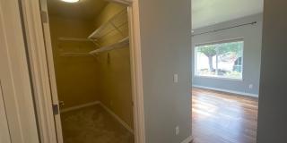 5 bedroom home with attached 3 car garage in Winchester Gallery 9