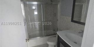 825 Brickell Bay Dr Gallery 4