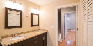 Contemporary Three Bedroom Home in Point Breeze Gallery 9