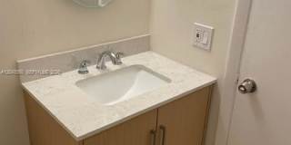 2225 North Cypress Bend Drive Gallery 10