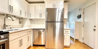 Cozy and Sunlit 1 bed 1 Bath! Cozy and Sunlit 1 bed 1 Bath! Gallery 1