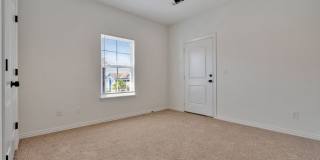 4 Bed 3 Bath Townhome located close to University! Gallery 22