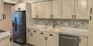 3 Bedroom Condo with Full Finished Basement for Rent Gallery 1