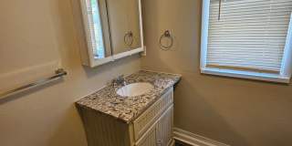Charming 2 Bedroom Home in Independence! Gallery 12
