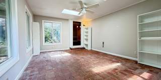 2667 Davis Street Gallery 19