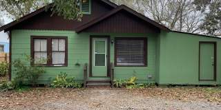 3 Bed, 1.5 Bath House Available Now Gallery 1