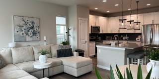 Beautiful 2 Bedroom, 2 bath home near park Gallery 5