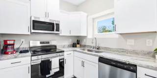 Room in 3 Bedroom Home at Mobley St Gallery 18