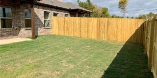 432 Red Robin Street Gallery 22