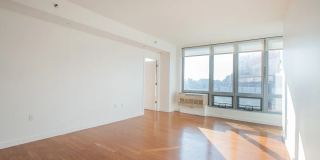 551 Borden Ave Apt 13E Gallery 1