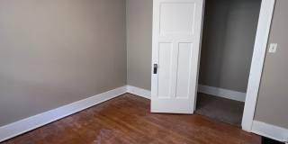 3 Bedroom Duplex on a Brick Cul-de-sac, Blocks From Eastown and Cherry Hill! Gallery 16