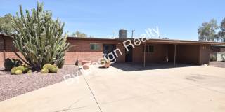 Spacious 3 Bed 2 Bath Eastside Home w/Huge Yard & Fireplace Gallery 3