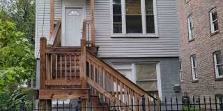 Charming 3BR Duplex in Chicago Gallery 3