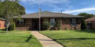 Located in CISD 3/2/2/2 Beautiful Home! Gallery 1