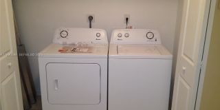 841 NW 10th Street Gallery 10