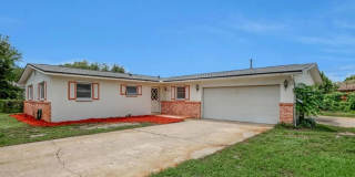 Large 3 bed 2 bath home with 2 car garage Gallery 1
