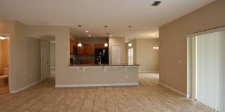Single Family Home 4 Bedroom 2.5 Bath, 2 car garage for rent at 527 Bristol Cir, Kissimmee, FL 34758 Gallery 7
