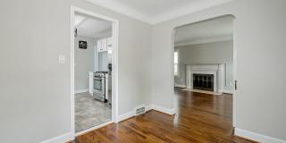 Comfort & Convenience on Olmstead Street Gallery 8