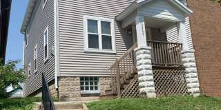 Bayview 2-bedroom loft style house, hardwood floors, AC, parking, fireplace Bayview 2-bedroom loft style house, hardwood floors, AC, parking, fireplace Gallery 1