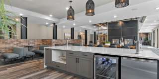 District Midtown Gallery 26