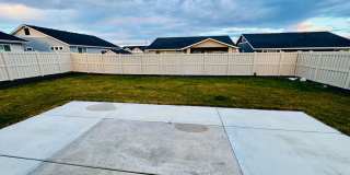 Beautiful Newer Built 3-Bedroom, 2 bath Home in Meadows at West Highlands Gallery 22