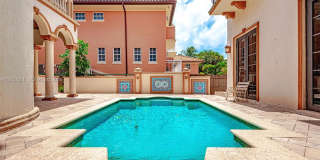 674 Ocean Blvd Gallery 2