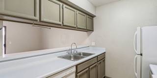 2 Bedroom Townhome with Refrigerated Air Gallery 6
