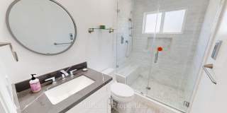 Beautiful Home with Pool! Gallery 37