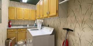Spacious 3/2 with In-Law Suite Gallery 29