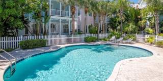 947 HEMINGWAY CIRCLE Gallery 70