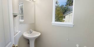 West Linn Single Family 3 Bd/2.5 Bth w/ Basement/Bonus Room. Gallery 16