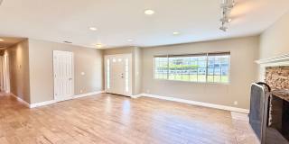 Lovely Single Story Home, Great Neighborhood, Amazing Yard Space, Close distance to Downtown Fallbrook! Gallery 4