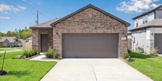 Brand-New 3-Bed Willis Home on Corner Lot with Covered Patio Gallery 1