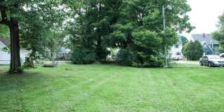 AVAILABLE NOW! Close to Campus Gallery 13