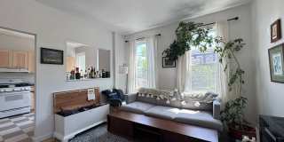 Stunning 2BR Queen Anne Victorian in East Rock | Bay Windows | In-Unit W/D | Parking Included Gallery 1