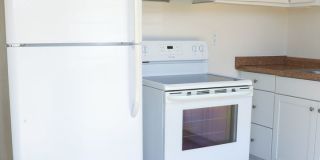 2 BR/ 1 Bath Low- rise Apartment Gallery 24