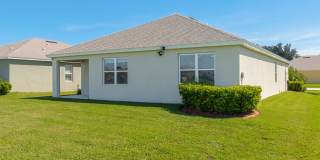 For Rent: Lakefront 4-Bedroom 2-Bathroom Home in Lakeside Palms Gallery 8